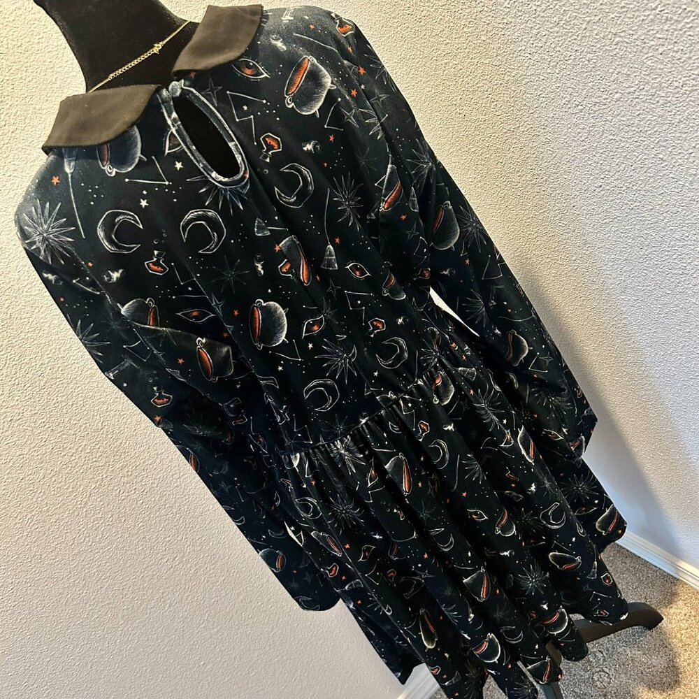 Her Universe Disney Hocus Pocus Symbols Collar Dress, Size Large - Picture 7 of 15